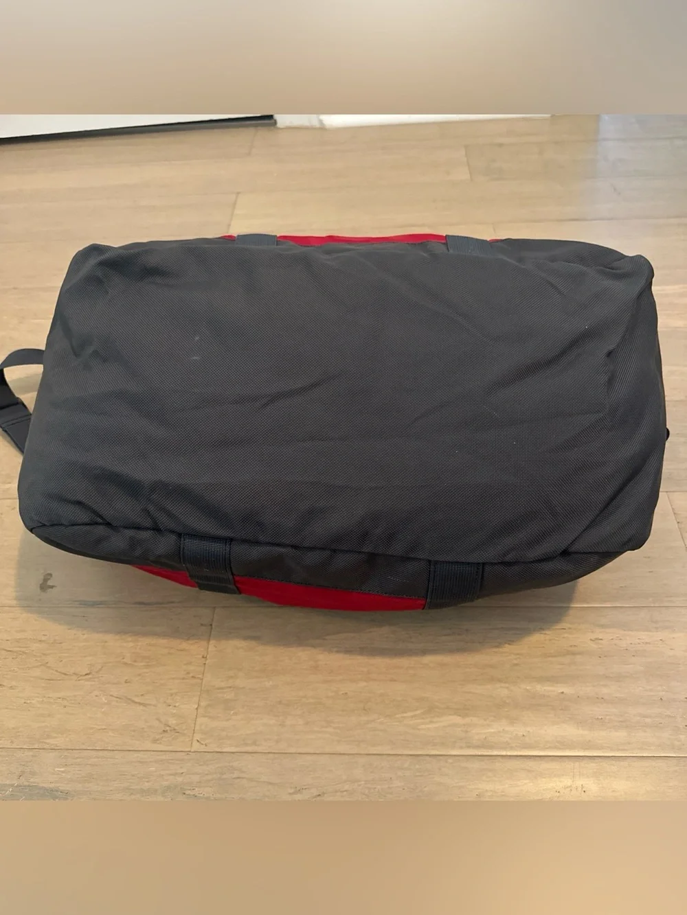 Orvis Red And Grey Nylon Duffle Weekend Travel Carry on Bag Shoulder Strap